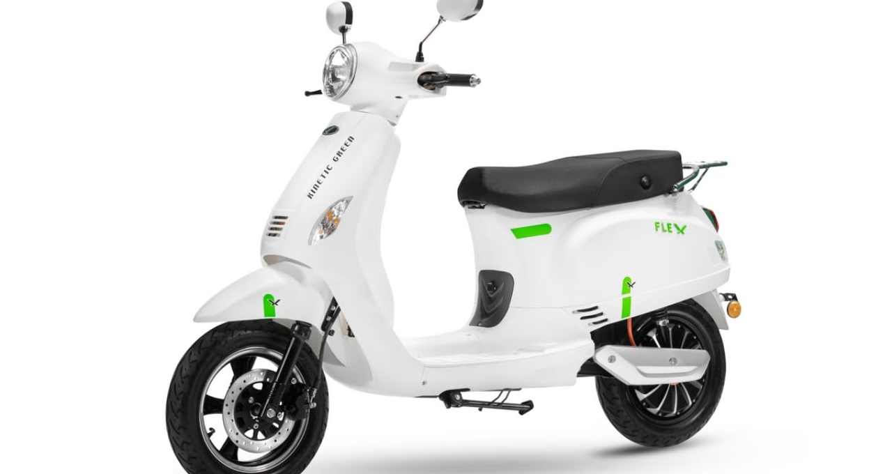 ज्यादा रेंज और मजबूत बॉडी के साथ आ गई Kinetic Green Electric Scooter मार्केट मे धूम मचाने 